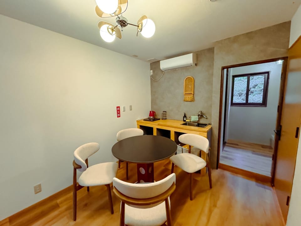 Kitchen or kitchenette, Living room, Dining area