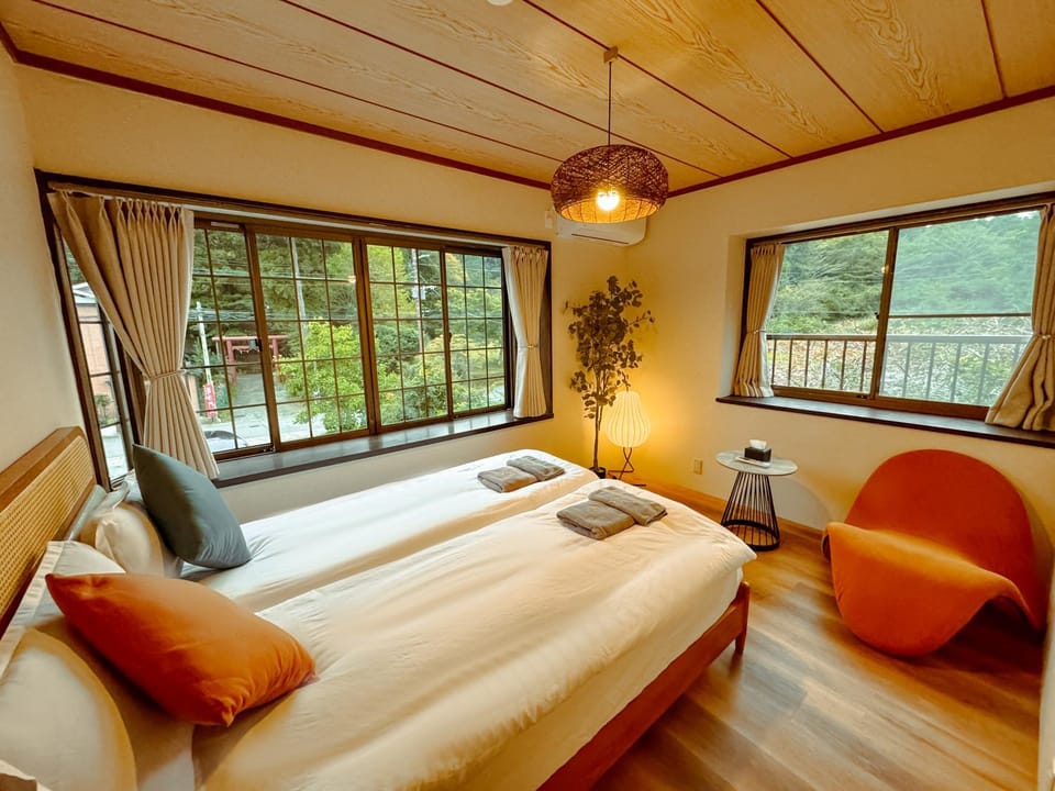 Bed, Photo of the whole room, Bedroom