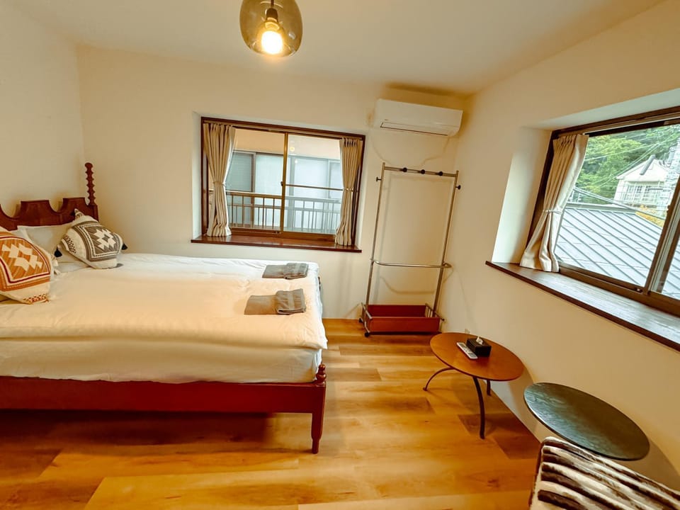 Bed, Photo of the whole room, Bedroom, air conditioner
