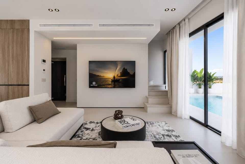 TV and multimedia, Living room, Seating area, Mountain view, Pool view, Sea view