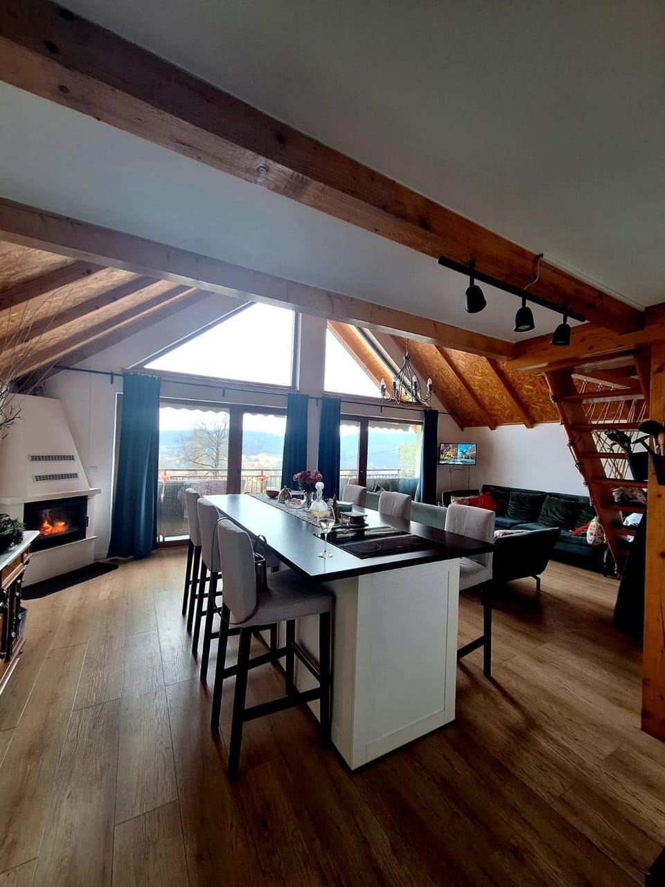 Living room, Dining area