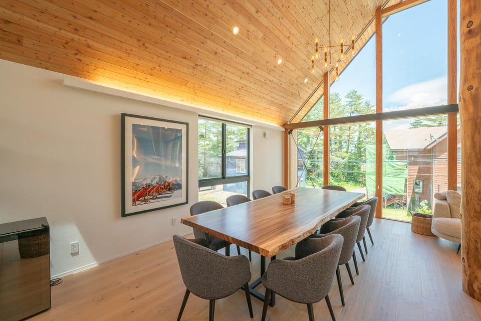 ECHOWOODS - Gorgeous 4-bed, 4-bath Brand New Home with Large Japanese Bath, Fireplace inside Echoland Villa in Hakuba