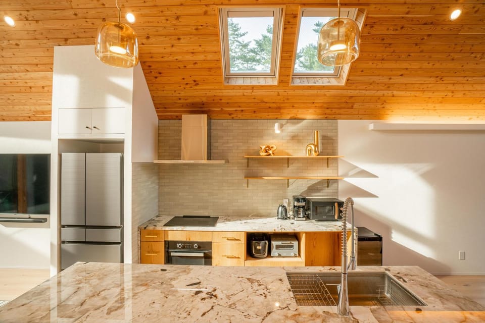 ECHOWOODS - Gorgeous 4-bed, 4-bath Brand New Home with Large Japanese Bath, Fireplace inside Echoland Villa in Hakuba