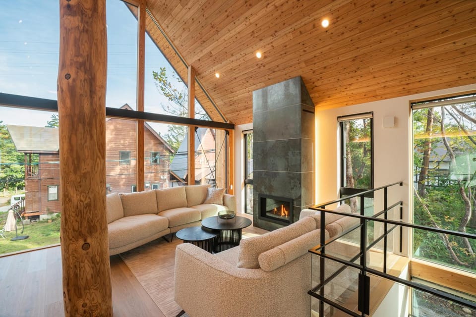 ECHOWOODS - Gorgeous 4-bed, 4-bath Brand New Home with Large Japanese Bath, Fireplace inside Echoland Villa in Hakuba