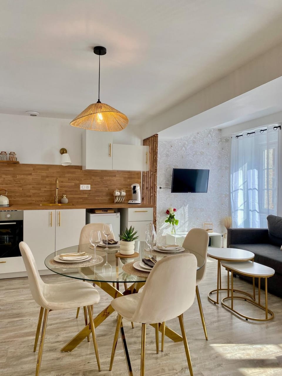 Living room, Dining area
