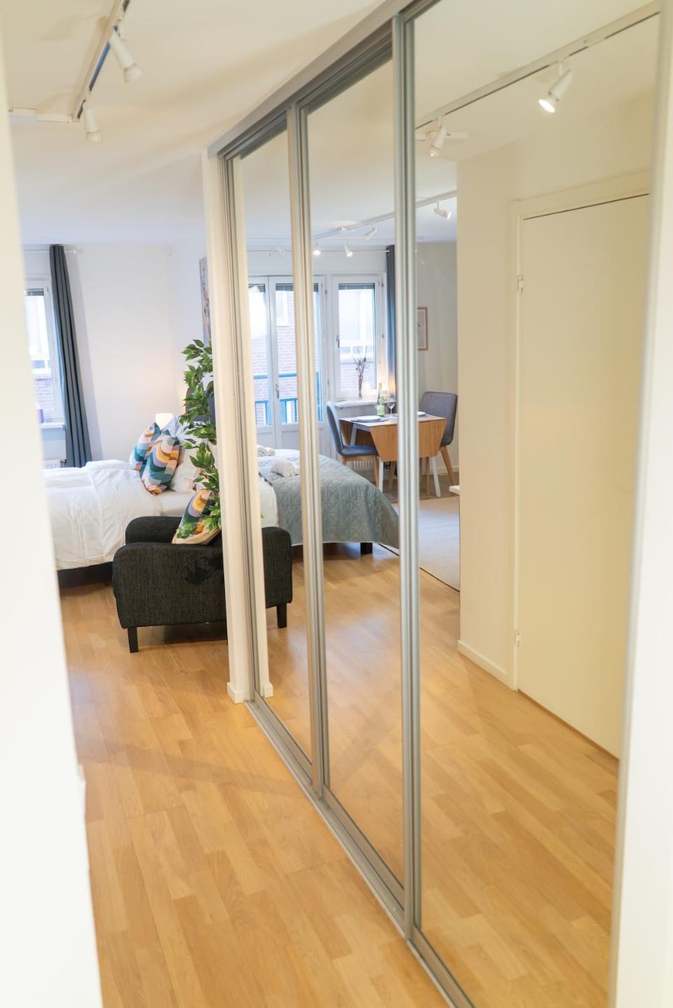 Photo of the whole room