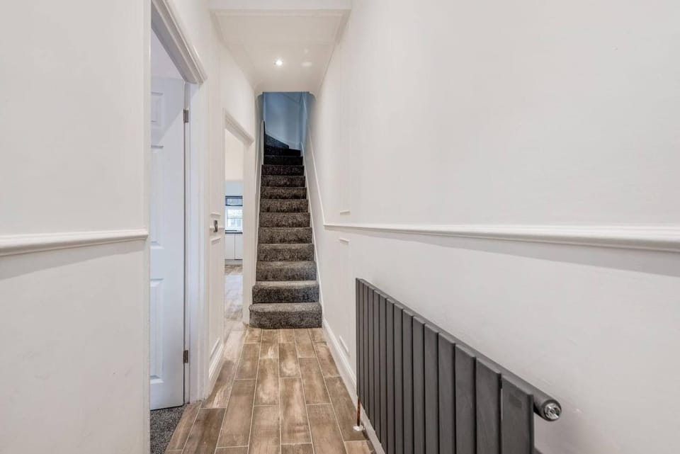 Glamorous Spacious House House in Croydon