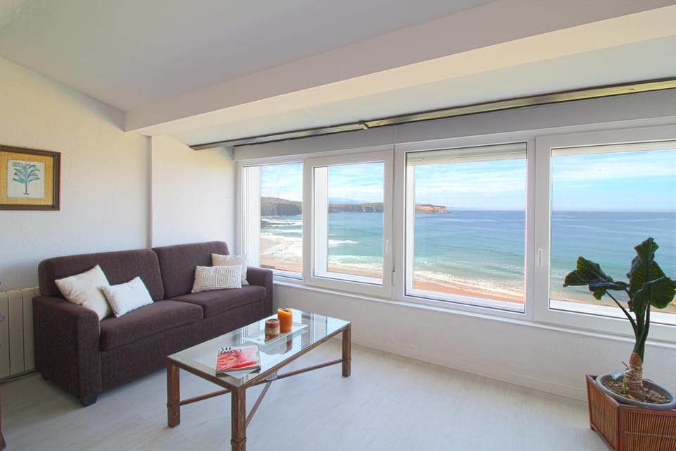 LosLocos beach Apartment in Cantabria