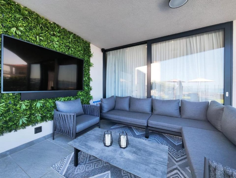 TV and multimedia, Seating area