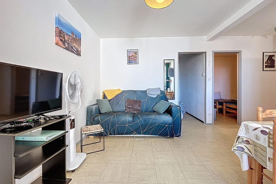 Bright apartment near beach Apartment in Narbonne