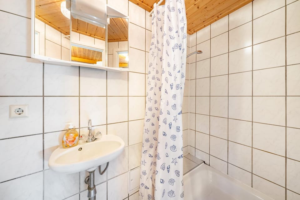 Bathroom, Living room