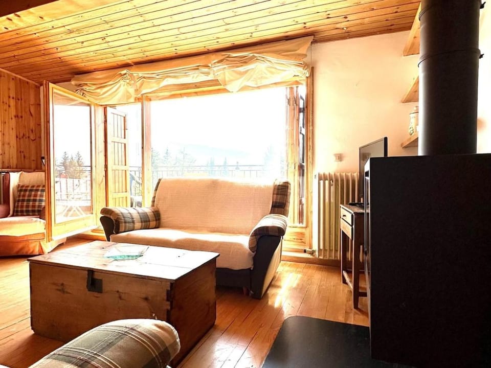 TV and multimedia, Living room, Photo of the whole room, Seating area