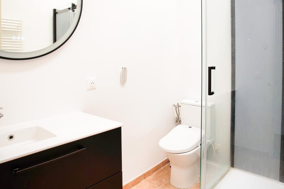 Shower, Toilet, Bathroom