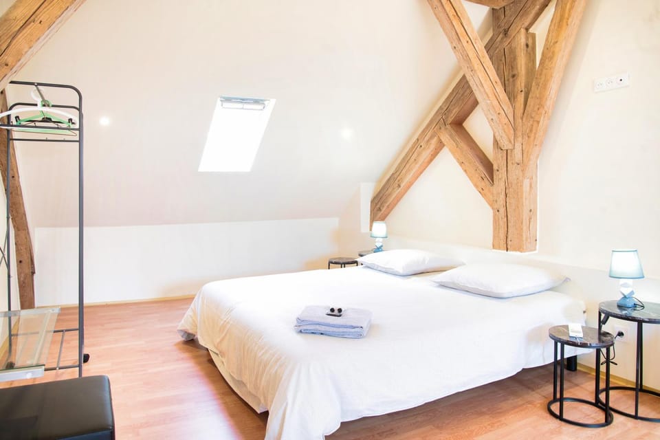 Bed, Photo of the whole room, Bedroom, towels