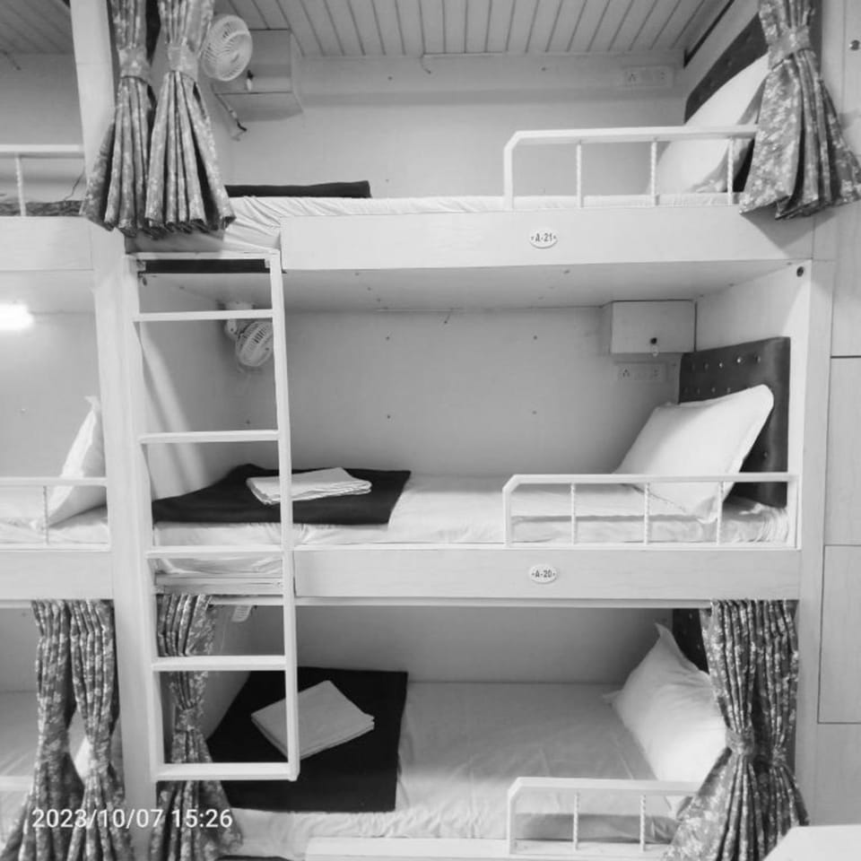 Stay Retreats At Marol Dorm - Near International Airport Mumbai Hostel in Mumbai