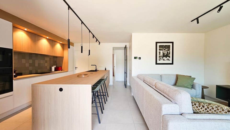 Kitchen or kitchenette, Living room