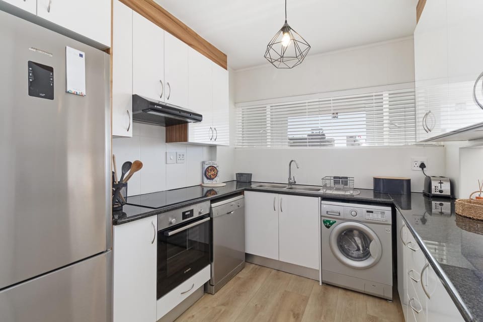 Affordable Comfort in Sea Point Retreat Apartment in Sea Point