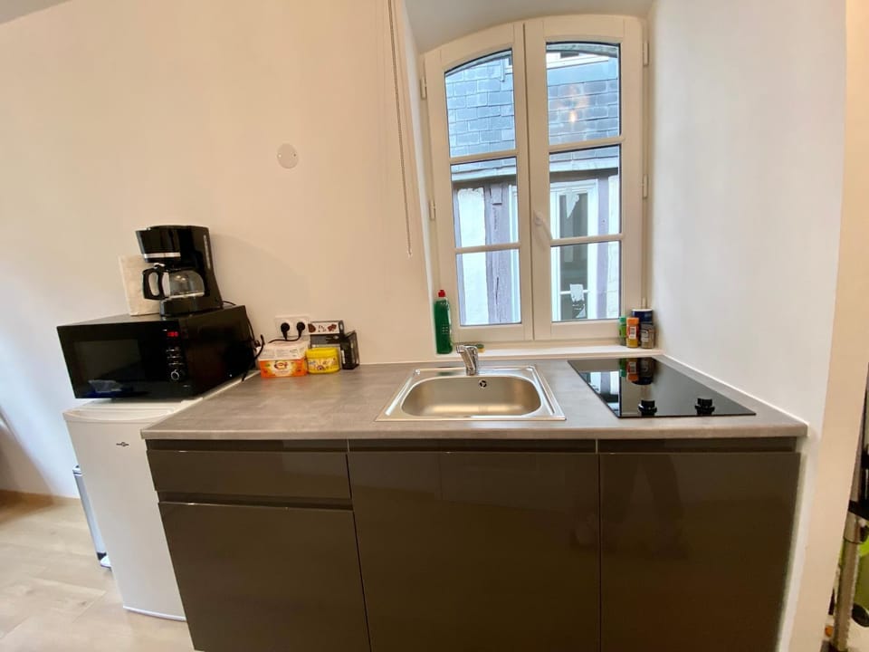Kitchen or kitchenette, stove