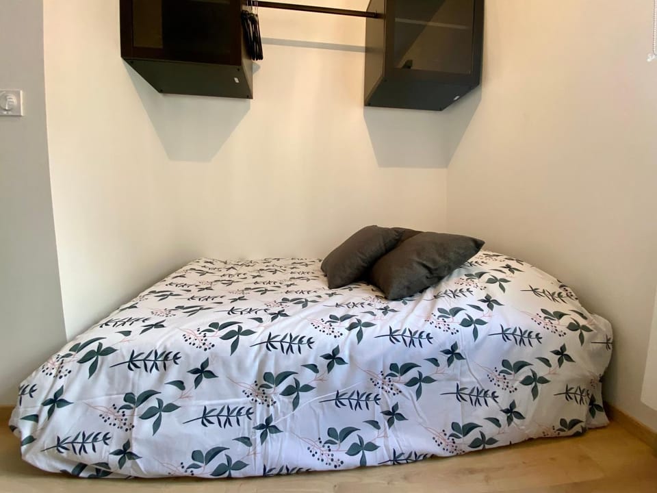 Bed, Bedroom