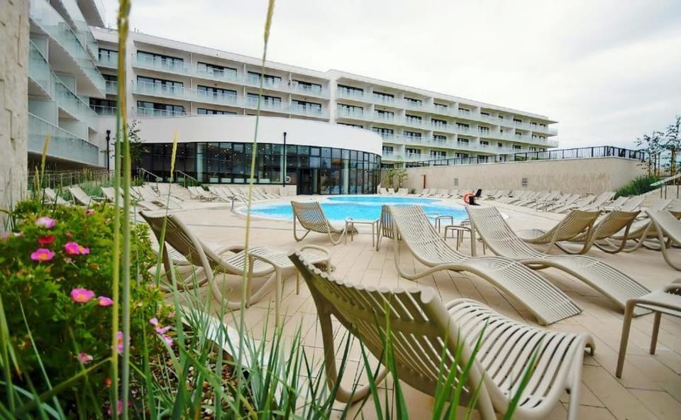 APT Nadmorskie - Polanki AQUA z basenem i strefą SPA oraz parkigiem w cenie Apartment in West Pomeranian Voivodeship, Poland