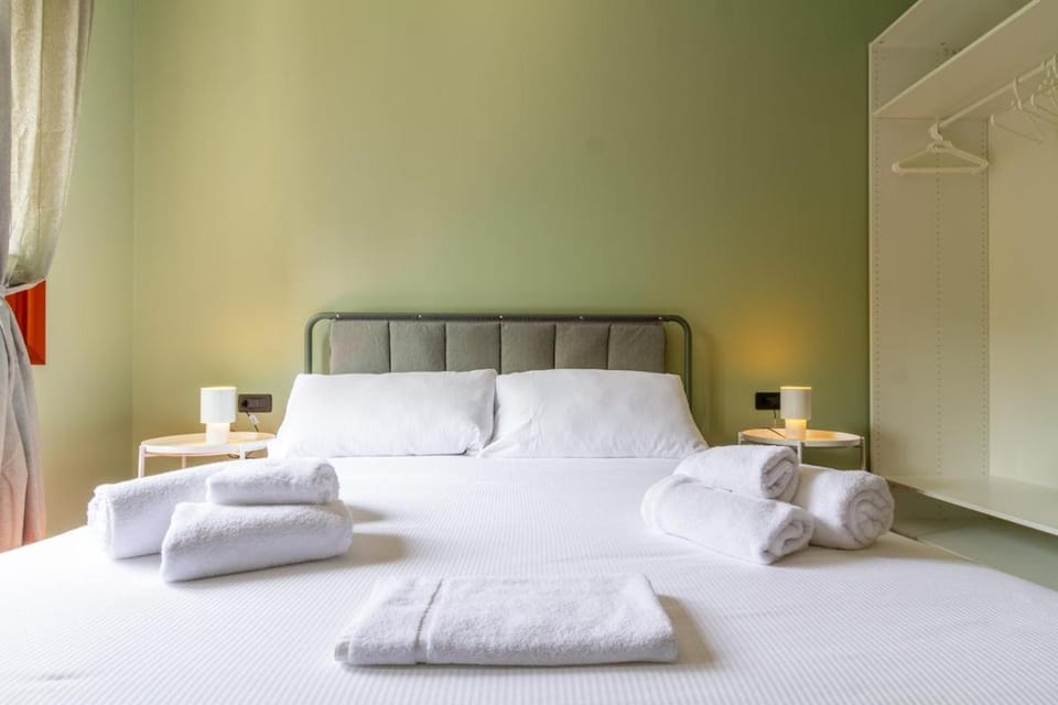 Metro e design studio Apartment in Milan