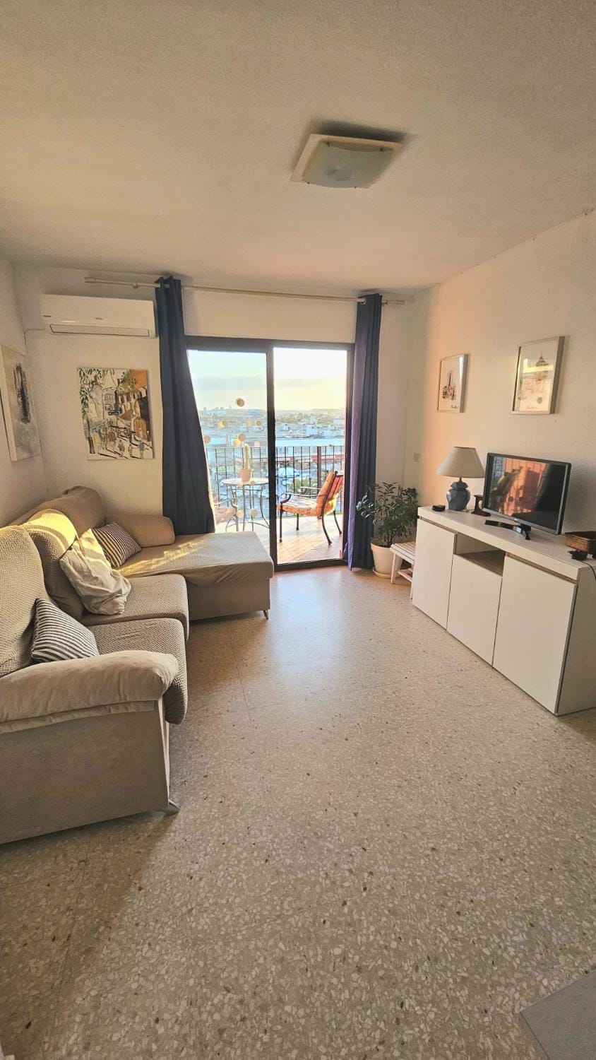 Natural landscape, TV and multimedia, Living room, Seating area, Sea view