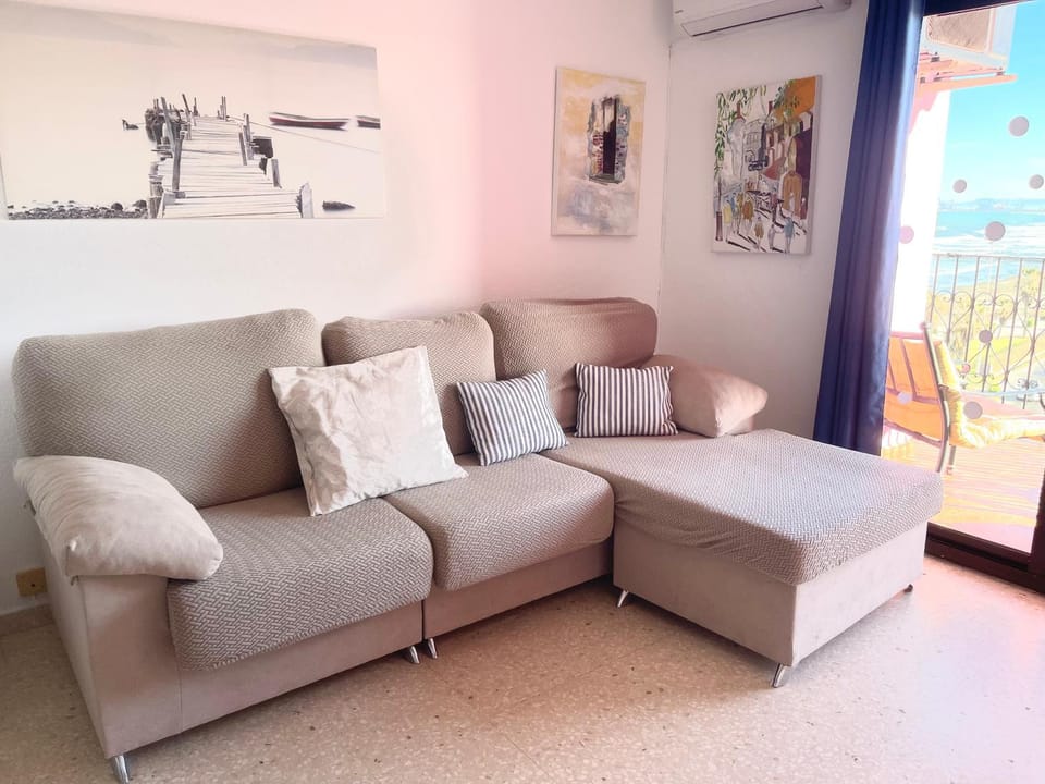 TV and multimedia, Living room, Seating area, internet