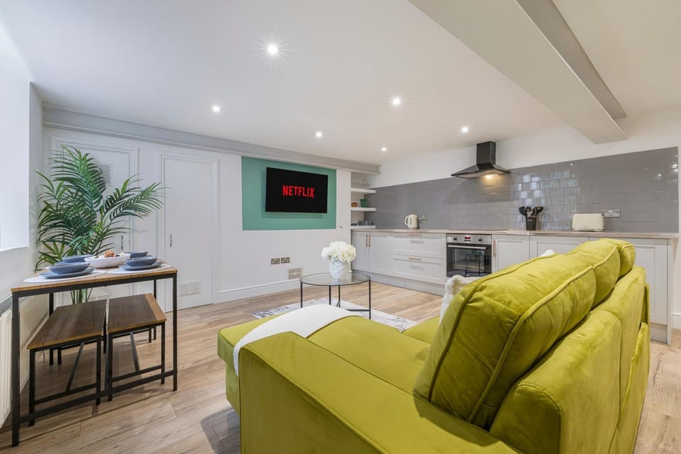 Brighton Centre 2BR Pier & Dome Free Parking Apartment in Brighton