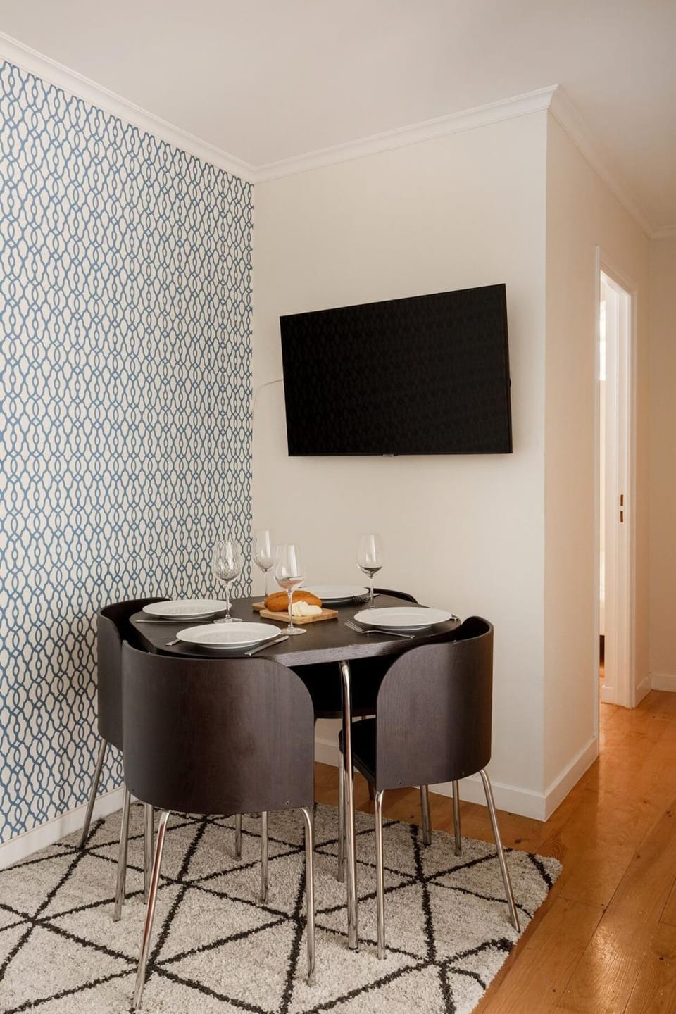 TV and multimedia, Living room, Dining area