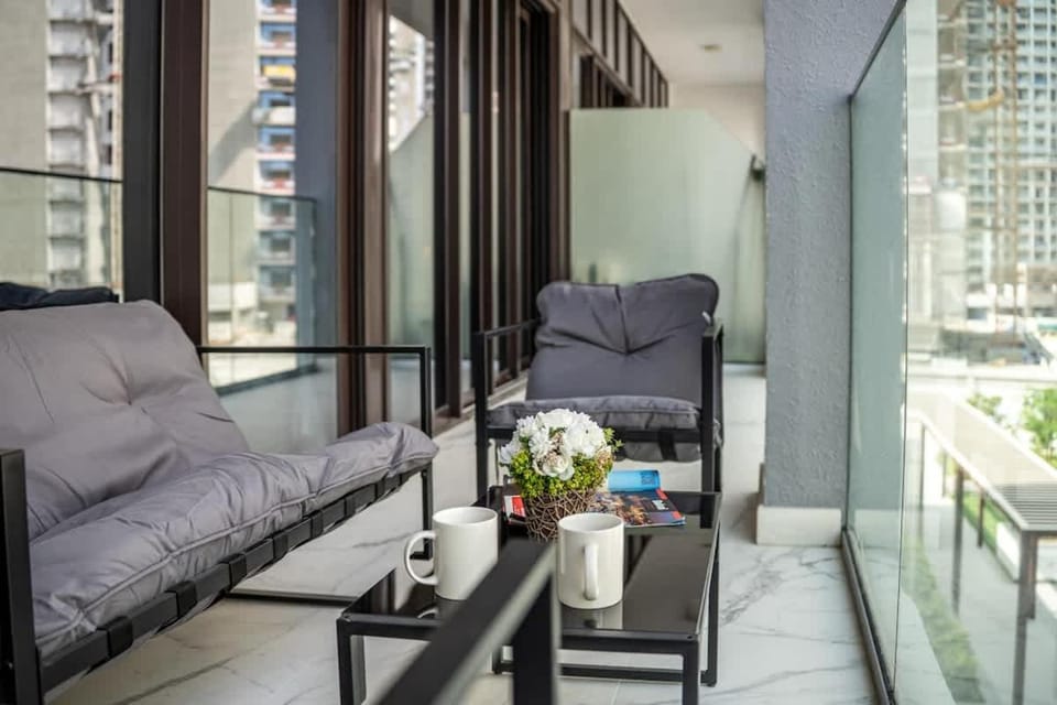 Airstay - Modern 1BR - Pool Views - Azizi 61 - Monthly Offer Available Apartment in Dubai