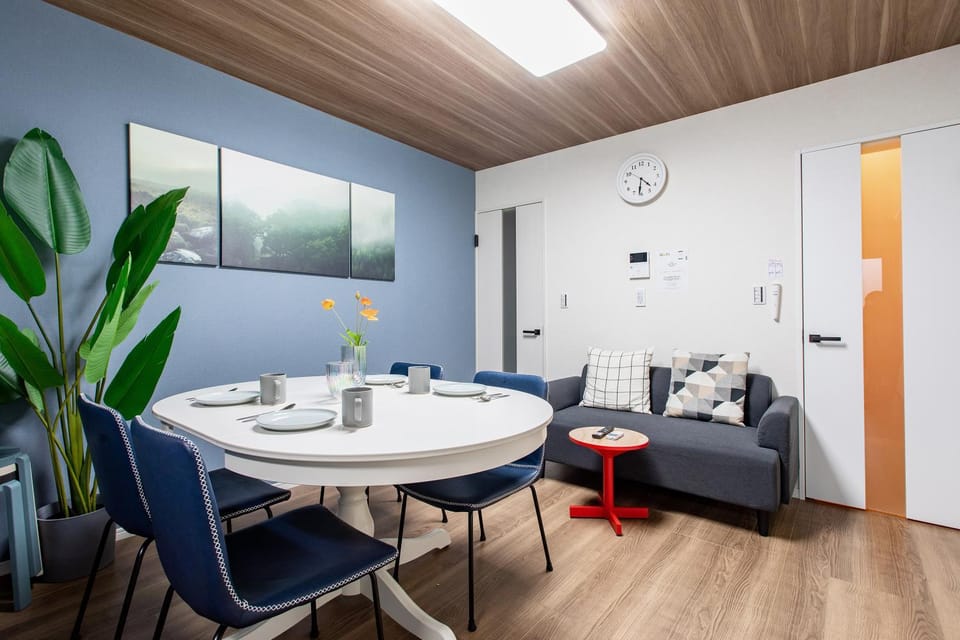 Living room, Dining area