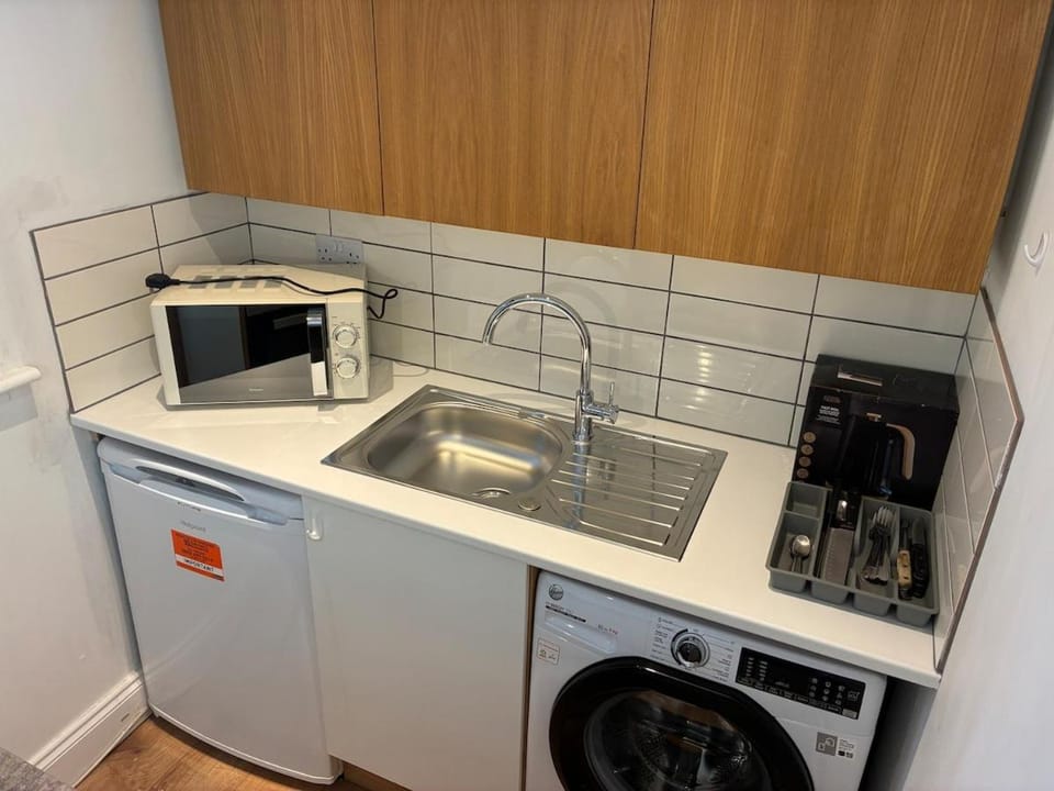 Self-contained studio with patio Apartment in East Hertfordshire District