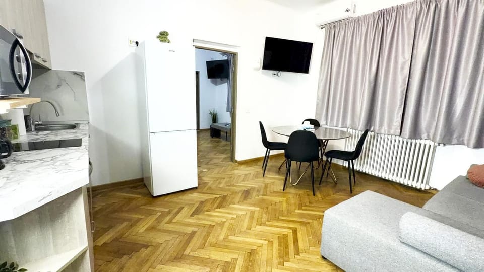 TV and multimedia, Kitchen or kitchenette, Dining area