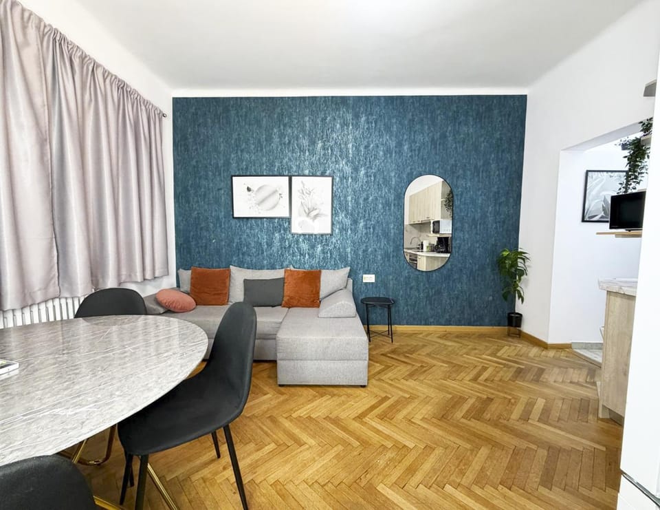 TV and multimedia, Kitchen or kitchenette, Living room, Dining area