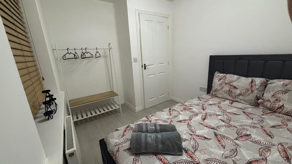 Holiday retreat next to nature House in Corby