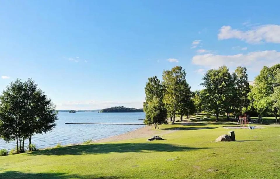 Cozy Stay -3 mins from Kallhäll Station Apartment in Stockholm County