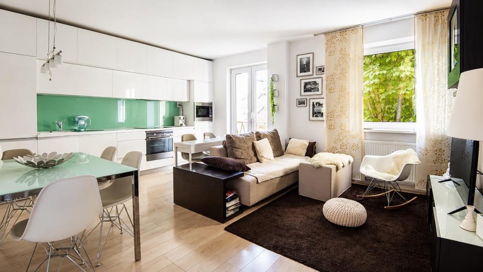 Communal lounge/ TV room, TV and multimedia, Kitchen or kitchenette, Living room, Seating area, Dining area
