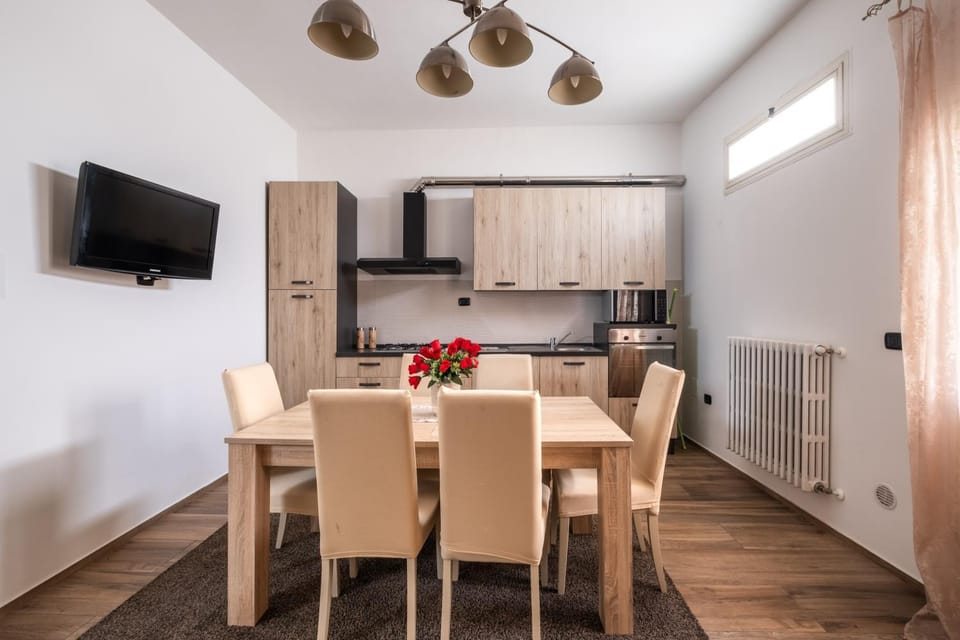 Property building, Kitchen or kitchenette, Living room