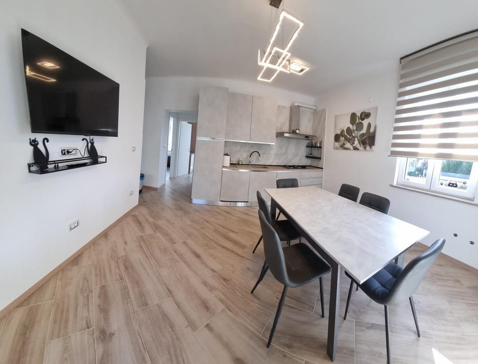 Sunny CentralApartment -3 bedrooms ,Private Parking Apartment in Friuli-Venezia Giulia