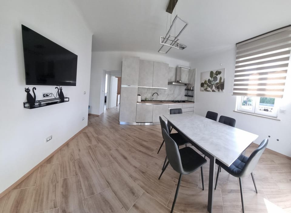 Sunny CentralApartment -3 bedrooms ,Private Parking Apartment in Friuli-Venezia Giulia