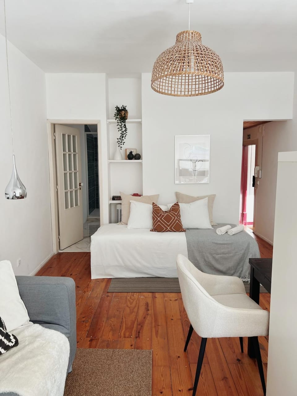 Bed, Living room, Bedroom