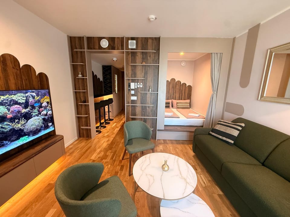 TV and multimedia, Kitchen or kitchenette, Living room, Seating area, Evening entertainment