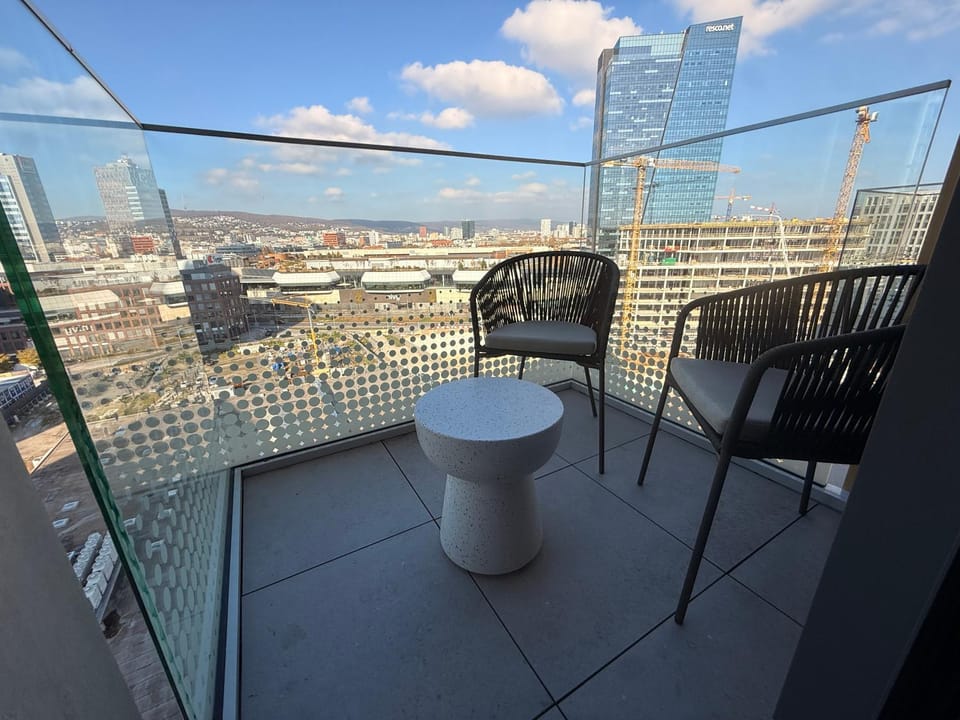 Property building, Balcony/Terrace, Balcony/Terrace, Seating area