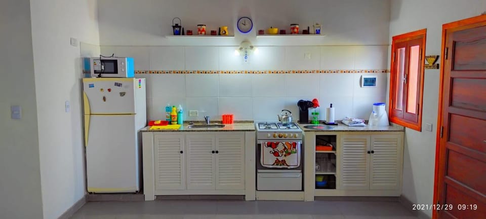 Kitchen or kitchenette, oven