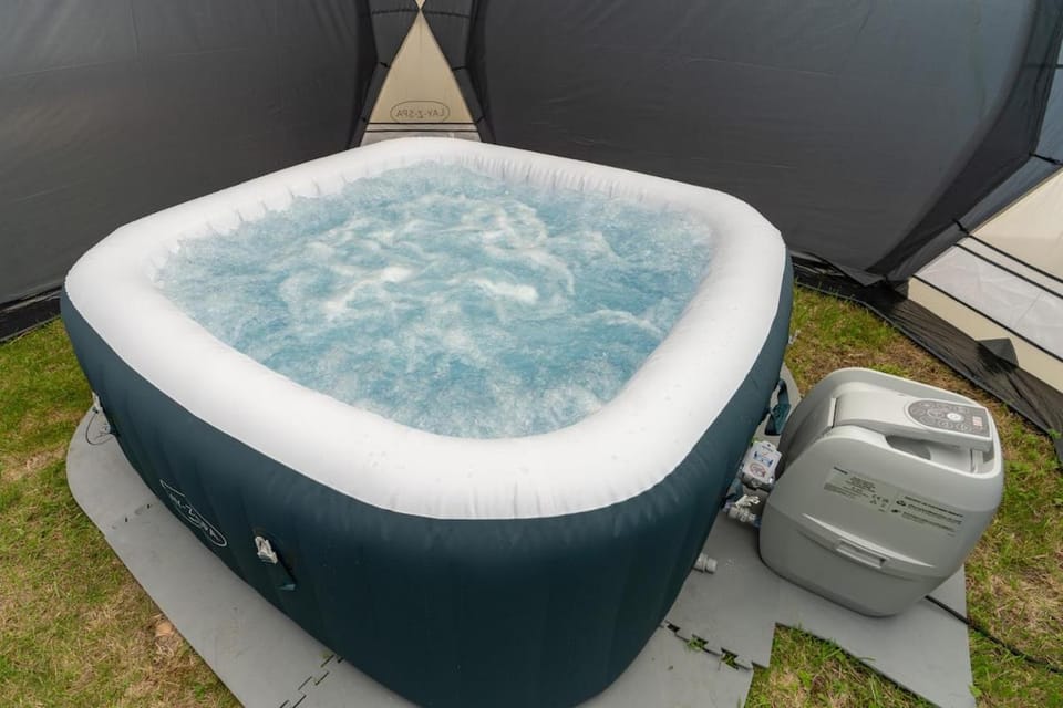 Open Mind Property - Hottub, Sleeps10 & Parking Apartment in England