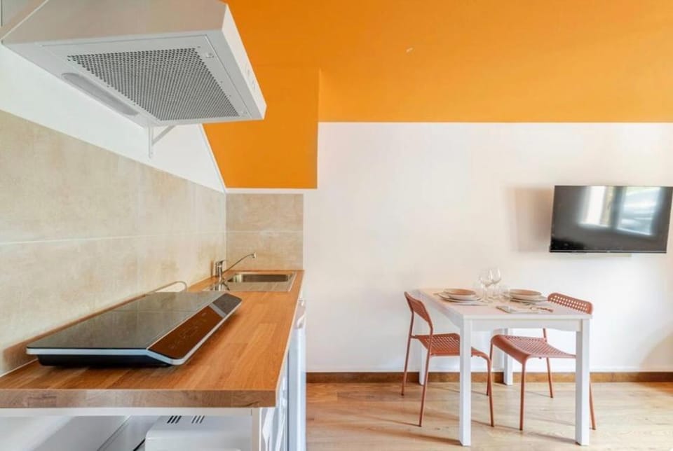 TV and multimedia, Kitchen or kitchenette, Dining area