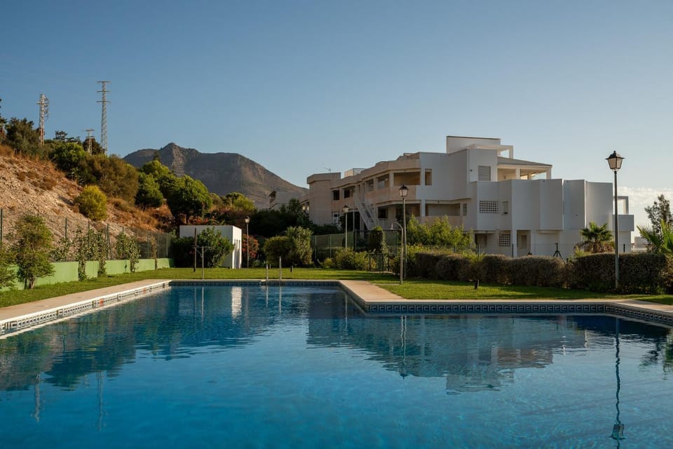Day, Mountain view, Pool view, Swimming pool