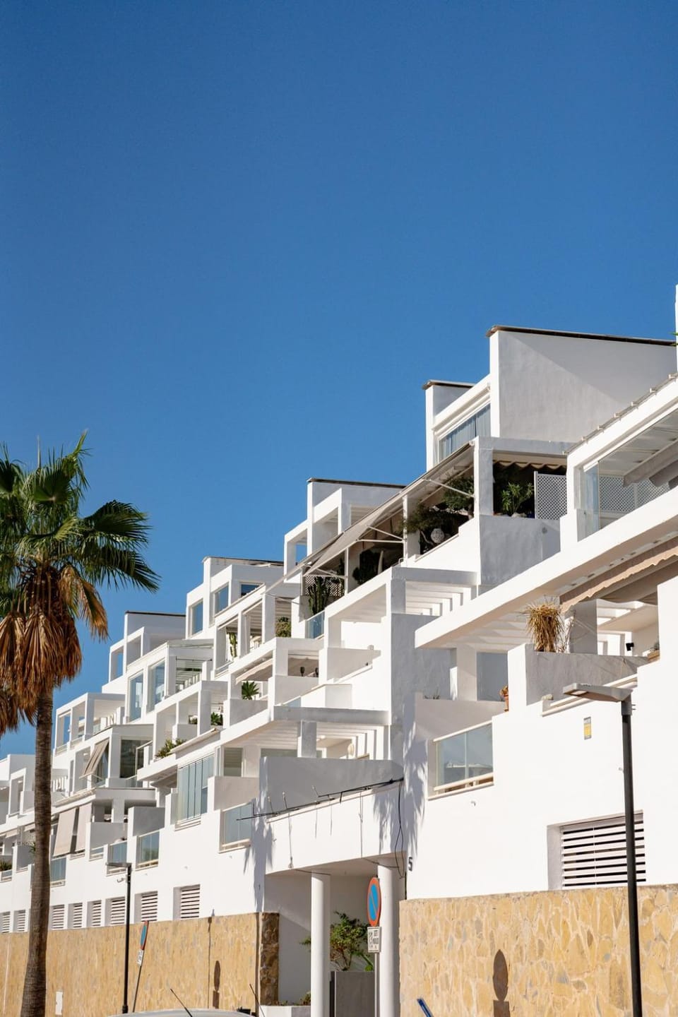 Property building, Day, View (from property/room), Balcony/Terrace