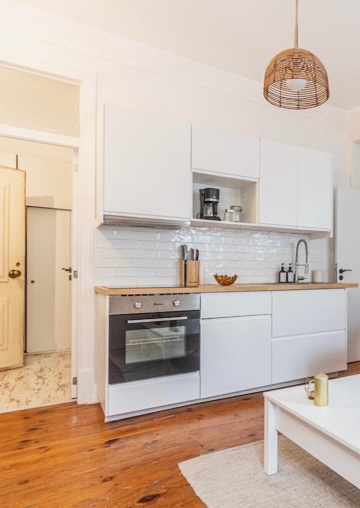 Kitchen or kitchenette, oven, stove