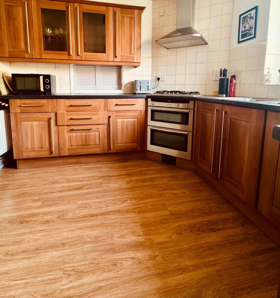 Spacious House - Parking - Pool Table House in Newark and Sherwood District